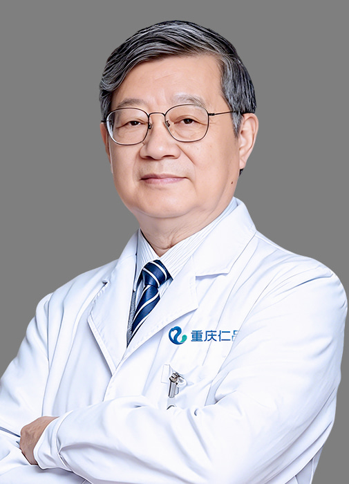 李  明